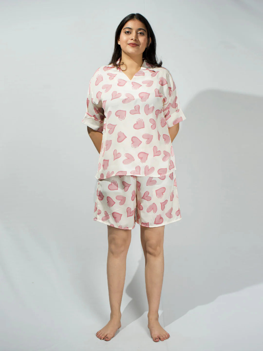 Women’s Ivory Brushes Heart Print Relaxed V-Neck Top & Shorts Set