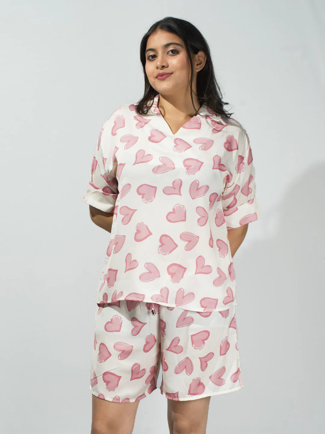 Women’s Ivory Brushes Heart Print Relaxed V-Neck Top & Shorts Set