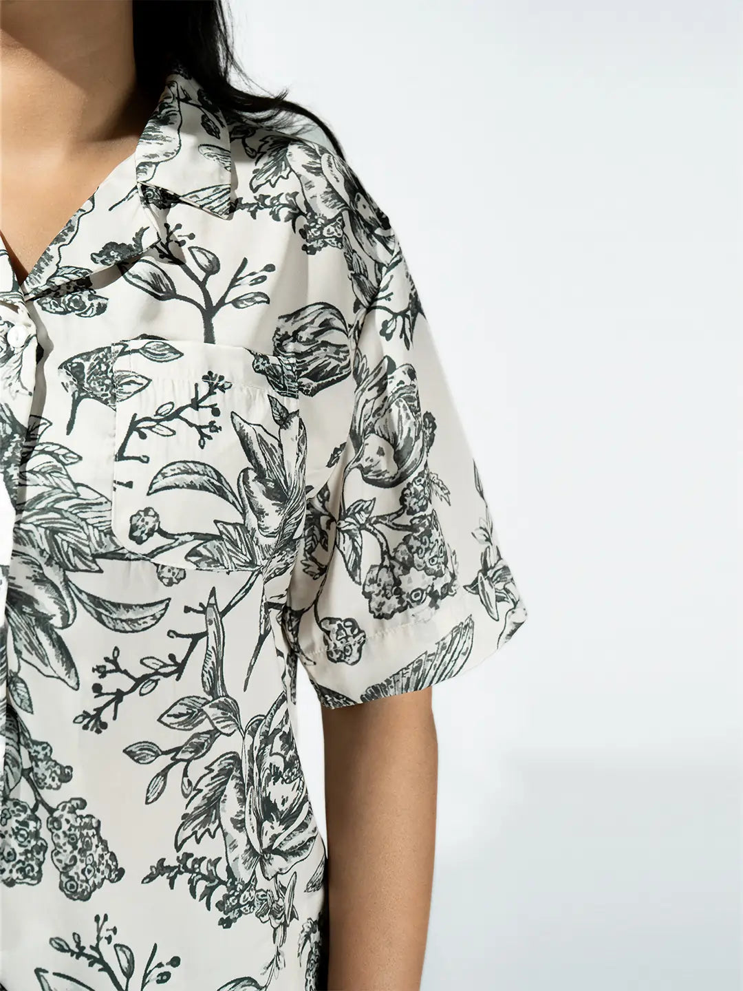 Women’s Monotone Botanic Bird Print Half Sleeve Shirt & Pajama Set