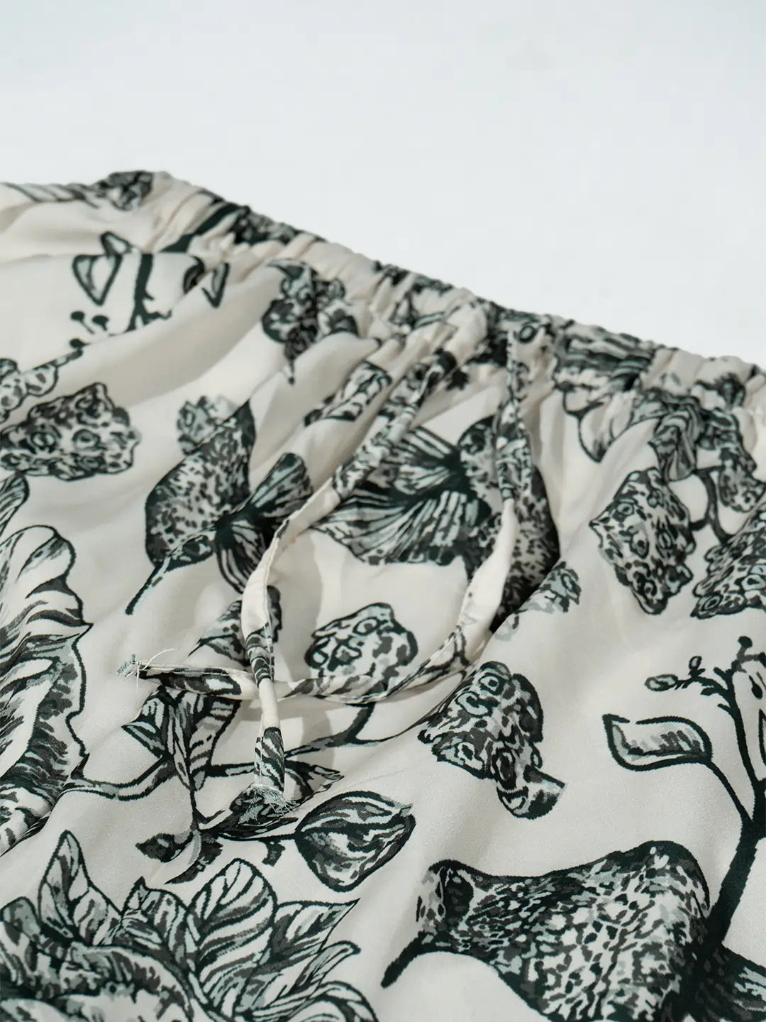 Women’s Monotone Botanic Bird Print Half Sleeve Shirt & Pajama Set
